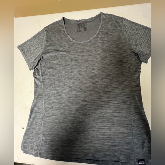 PATAGONIA CAPILENE COOL LIGHTWEIGHT LADIES SHORT SLEEVE SHIRT SIZE XL
GRAY TONES - Picture 4 of 12